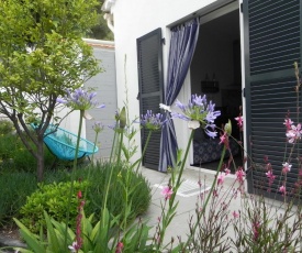 Au pied du Baou avec jardin privé