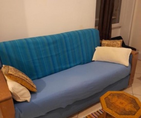 Studette Charlot centre - 11 rue Paradis Nice
