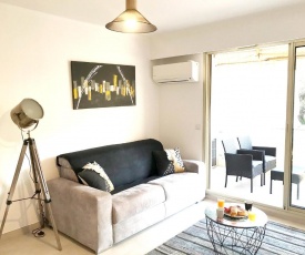 Appartement d'une chambre a Antibes avec magnifique vue sur la ville terrasse amenagee et WiFi a 550 m de la plage