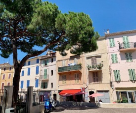 Deux pièces 32m2 Cannes Suquet Centre historique