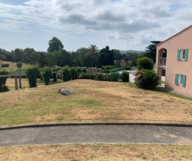 Appartement Grimaud bord de mer