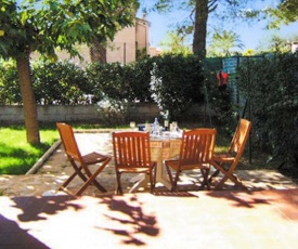 Appartement de 2 chambres a Saint Cyr sur Mer avec jardin clos et WiFi a 250 m de la plage