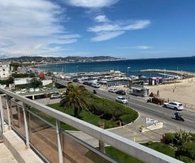 FRONT DE MER CANNEs