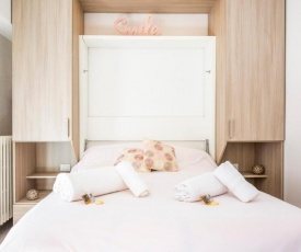 BNB RENTING studio morderne centre Ville Antibes "Chez Marion"