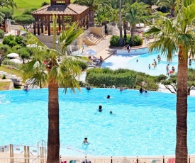 CAP ESTEREL VILLAGE Superbe 2 pièces plein centre du village avec solarium et balcon vue golf C7 388la