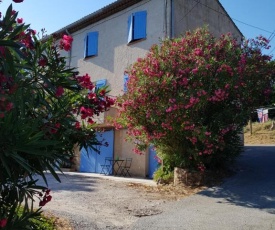 Maison entre la campagne et la mer