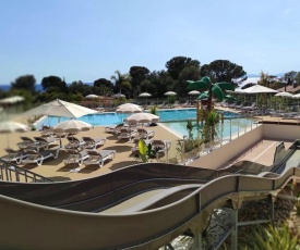 Bungalow d'une chambre a Saint Raphael avec magnifique vue sur la mer piscine partagee et jardin amenage