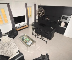 CONFORTABLE and DESIGN apartment in ANTIBES