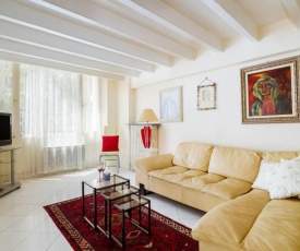 Astoria Palace - Central Two Bedroom Apartment