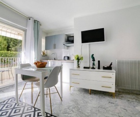 GuestReady -- Sunny Apartment with a Terrace in Pointe Croissette