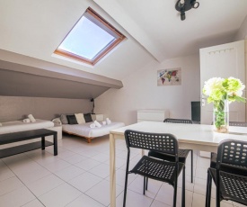 GuestReady- Bright studio in the city center