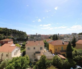 Apartment 3P with parking and air conditioning, near the sea.