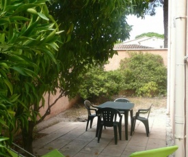Appartement Hyères, 2 pièces, 3 personnes - FR-1-335-47