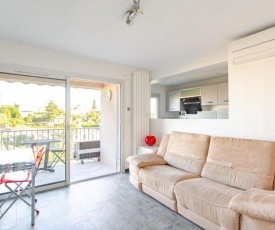 Garoupe Furnished flat