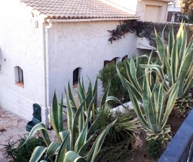 APPARTEMENTS DANS VILLA EN REZ DE JARDIN
