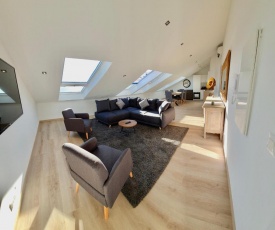 Gorgeous 2 bedrooms brand new 3 Avenue Paul Arène
