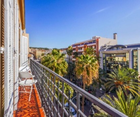 Bright flat with balcony close to Vieux Hyères - Welkeys