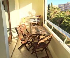 Flat with loggia at 10min from the BEACH