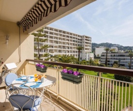 Large One Bedroom Apartment with AC Roof Terrace & Parking by Olidesi