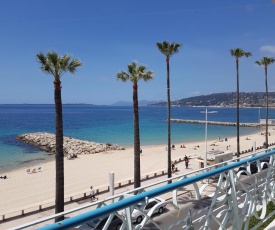 2 pièces terrasse en front de mer