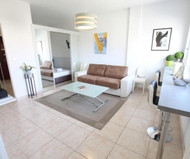 Le Colony