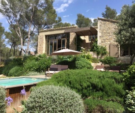 Villa de 2 chambres a Saint Remy de Provence avec magnifique vue sur la montagne piscine privee jardin amenage