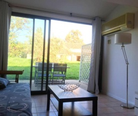 Appartement d'une chambre a Arles avec piscine partagee et jardin amenage