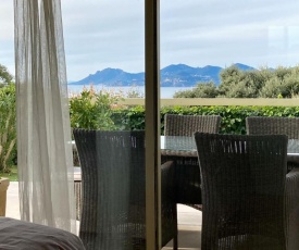 Le St Georges Californie, Appartement-Villa avec Grand Jardin et Vue Mer