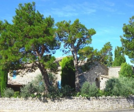 La Massette du Cheval Blanc Villa de caractère en pierre sèche