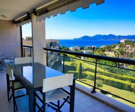 Magnificent two-bedroom apartment with sea view