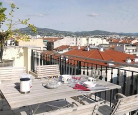 Andrioli - 3 bedrooms and an amazing rooftop in central Nice