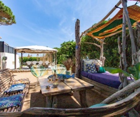 Beachfront ART B&B Villa Cristalia