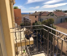 Appartement de 2 chambres a Sainte Maxime avec magnifique vue sur la mer balcon amenage et WiFi a 500 m de la plage