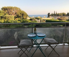 Appartement vue mer et terrasse quartier calme à La Ciotat