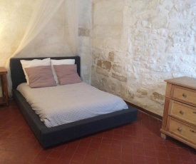 A l'abri des remparts