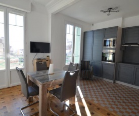 Appartement d'époque rénové 4 personnes quartier Libération / Nice