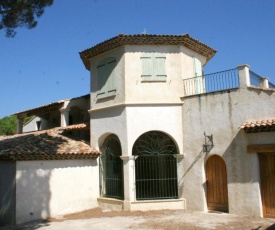Maison de 5 chambres a Sainte Maxime avec magnifique vue sur la mer jardin amenage et WiFi a 500 m de la plage
