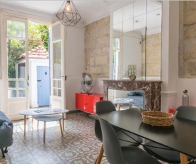 Authentic apt with GARDEN with trees!
