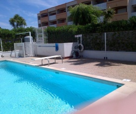 Appartement 4 personnes proche plage. Piscine