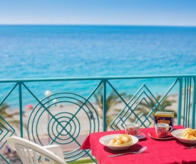 BLUE BEACH AP4172 bY RIVIERA HOLIDA HOMES