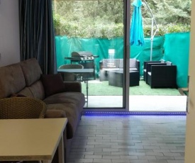 STUDIO RDJ TERRASSE PISCINE SANARY SUR MER