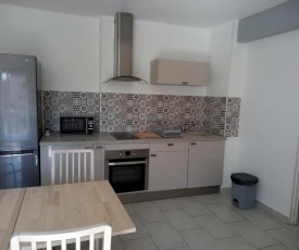 Appartement climatisé non fumeur au coeur du village proche des plages