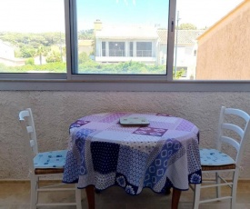 Appartement Six-Fours-les-Plages, 1 pièce, 2 personnes - FR-1-316-175